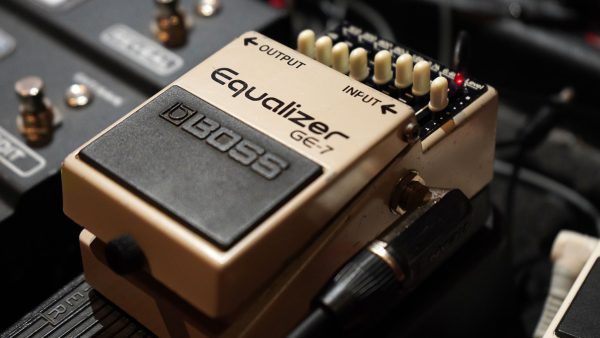 Boss GE-7 high-end kohinapoisto ja ACA-modaus